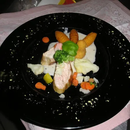게스트하우스 Felsenstueberl
