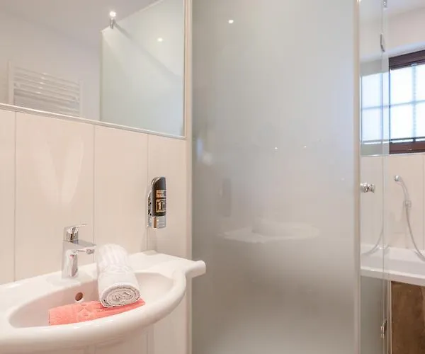 Felsenstueberl 3* 솔덴