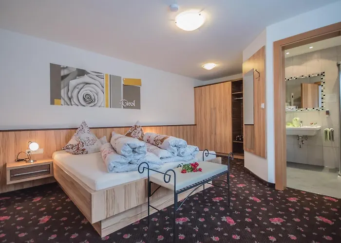 Felsenstueberl Guest house Solden