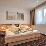 Felsenstueberl Guest house 3*