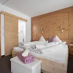 Felsenstueberl Guest house Solden