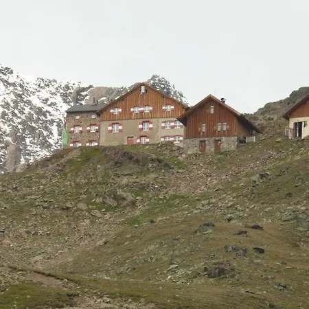 Felsenstueberl 3* Ζόλντεν